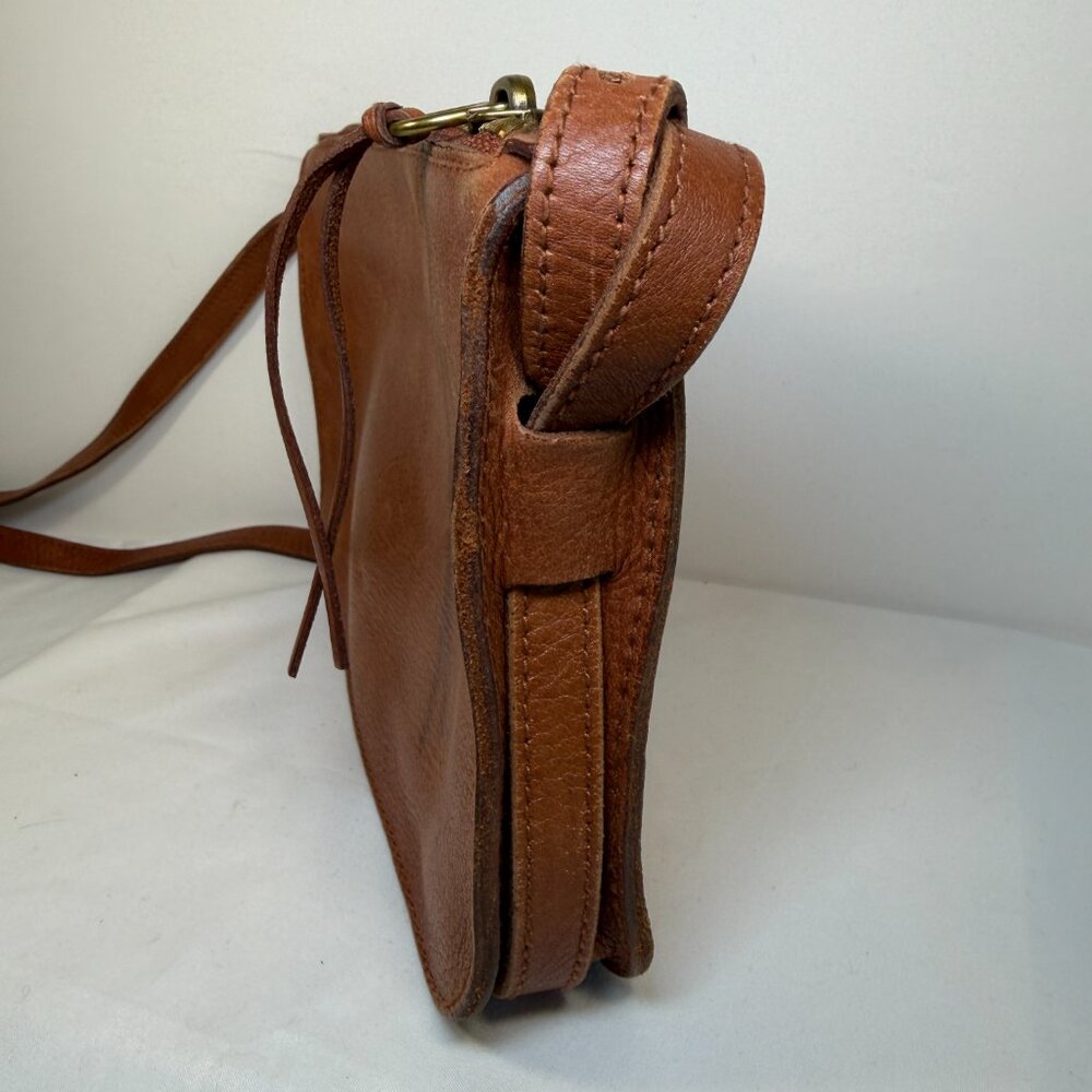 MADEWELL The Simple Crossbody Bag English Saddle Tan Leather - Picture 9 of 14